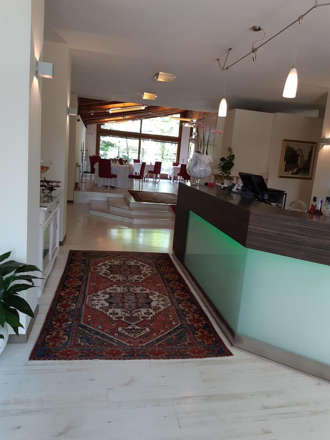 La Staffa Hotel Liedolo Buitenkant foto